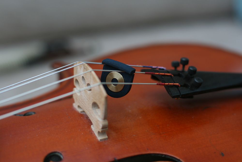 Swan Violin Mute also suitable as a viola mute
